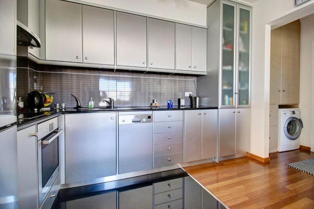Odyssey Beach Front Apartment Chania  Екстер'єр фото