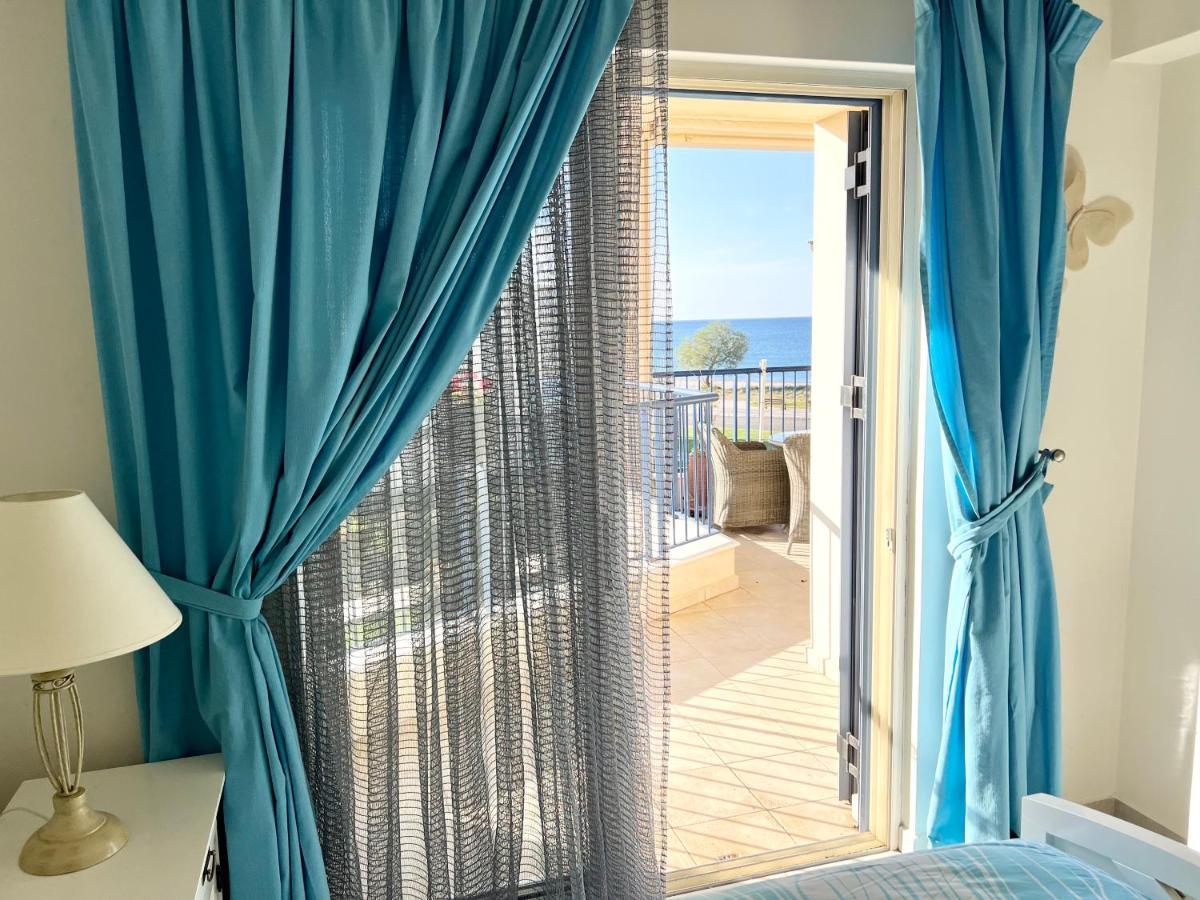 Odyssey Beach Front Apartment Chania  Екстер'єр фото